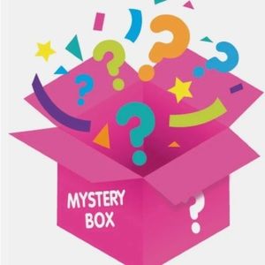 👀BUY THIS 👀2 Pairs of BOOTS 👢 great buy!size 10, $200 value👢